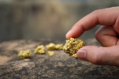 gold in hand-blog